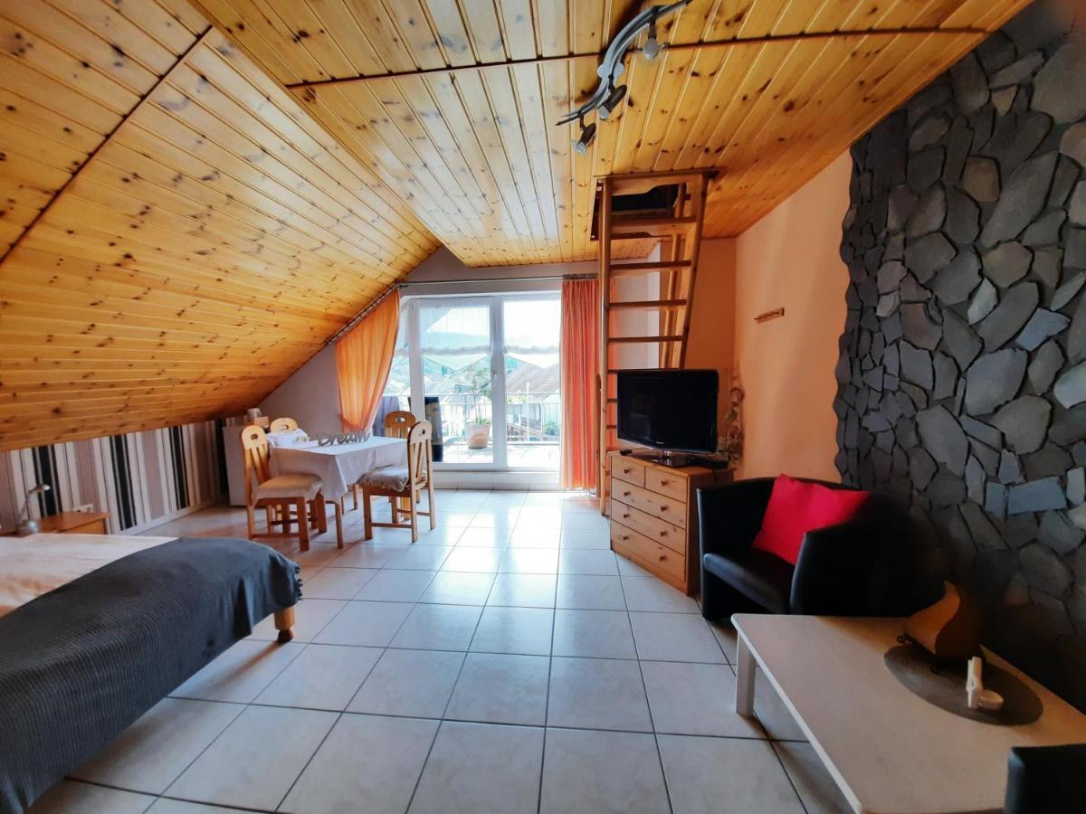 Gaestehaus Moselblick Триттенхайм Экстерьер фото